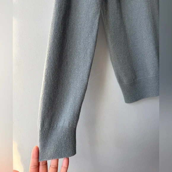 Quince 100% Mongolian Cashmere Crewneck Sweater - Dusty Blue - Size M - Picture 8 of 16
